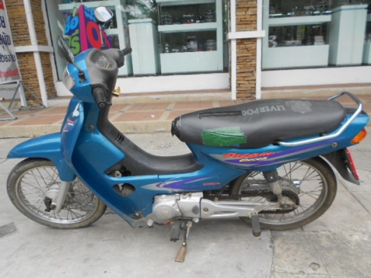 Honda-Dream เครื่องกริ๊บมากครับไม่เยิ้ม ควันไม่ไหล