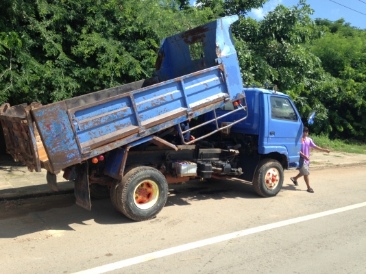 รถ 6 ล้อ ดั้ม ISUZU  NRR 32D 195แรง สภาพสวย พร้อมใช้ จัดไฟแนนท์ได้เลยครับ