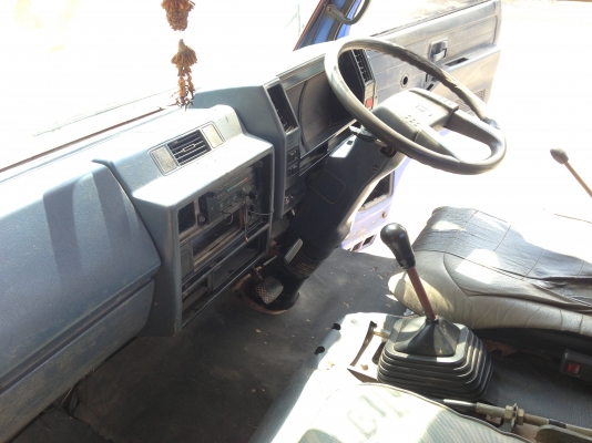 รถ 6 ล้อ ดั้ม ISUZU  NRR 32D 195แรง สภาพสวย พร้อมใช้ จัดไฟแนนท์ได้เลยครับ