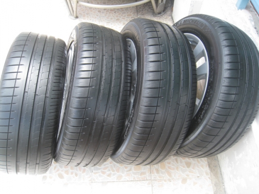 ขายล้อแม็ก Honda civic fb  16"x6.5" et45 5รู114.3 +ยางปี2412 สภาพสวยๆๆครับ ไม่มีคด ไม่มีดุ้งครับ  สนใจติดต่อเล็กคลองสามครับ (081-3747940)