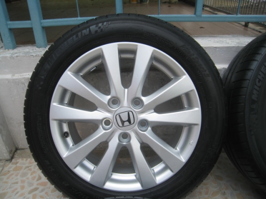ขายล้อแม็ก Honda civic fb  16"x6.5" et45 5รู114.3 +ยางปี2412 สภาพสวยๆๆครับ ไม่มีคด ไม่มีดุ้งครับ  สนใจติดต่อเล็กคลองสามครับ (081-3747940)