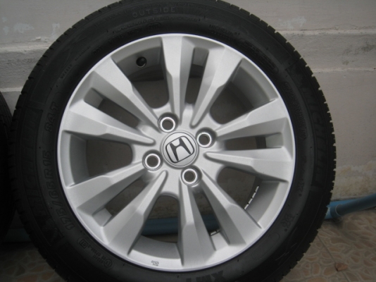 ขายล้อแม็ก Honda city ป้ายแดง 15"x5.5" et45 4รู100 + ยาง ปี 2113  สนใจติดต่อเล็กคลองสามครับ (081-3747940)