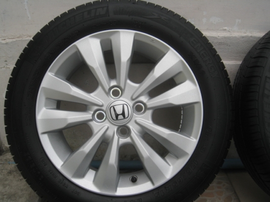 ขายล้อแม็ก Honda city ป้ายแดง 15"x5.5" et45 4รู100 + ยาง ปี 2113  สนใจติดต่อเล็กคลองสามครับ (081-3747940)