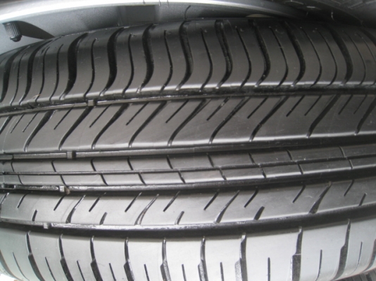 ขายล้อแม็ก Honda city ป้ายแดง 15"x5.5" et45 4รู100 + ยาง ปี 2113  สนใจติดต่อเล็กคลองสามครับ (081-3747940)