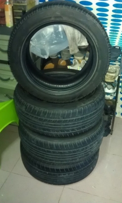 ยาง ดีสโตน 15/195/55 ปี12 ไม่เคยปะ ดอกลึก เสมอกันทุกเส้น