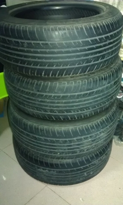ยาง ดีสโตน 15/195/55 ปี12 ไม่เคยปะ ดอกลึก เสมอกันทุกเส้น ยาง ดีสโตน 15/195/55 ปี12 ไม่เคยปะ ดอกลึก เสมอกันทุกเส้น