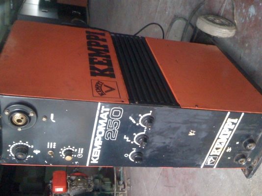 เครื่องเชื่อมco2 kemppi kempomet 250&rlm;