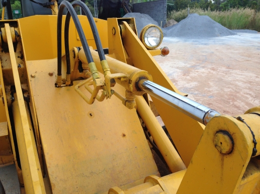 ขายรถตักเล็ก ครึ่งคิว แรงดี คล่องตัว แอวอ่อน