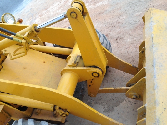 ขายรถตักเล็ก ครึ่งคิว แรงดี คล่องตัว แอวอ่อน