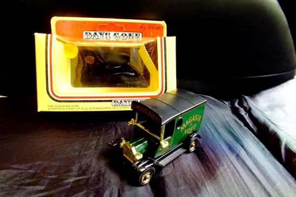 ขายเหมาหมดแล้วค่ะ ขอบคุณค่ะ ขออนุญาติขายโมเดลรถโบราณเก่าเก็บสะสม ของอังกฤษค่ะ ราคา 350 บาททุกคันค่ัะ ขายเหมาหมดแล้วค่ะ ขอบคุณค่ะ ขออนุญาติขายโมเดลรถโบราณเก่าเก็บสะสม ของอังกฤษค่ะ ราคา 350 บาททุกคันค่ัะ