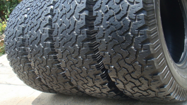ขายยาง BF Goodrich Allterrain 265 70 r16 ปี10