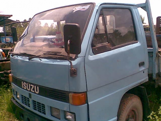 ขายหัวเก๋งอีซูซุ NKR หัวเก่ายกลง มีหูช้าง ขายถูกตามสภาพ เอาไปเก็บงานอีกหน่อย