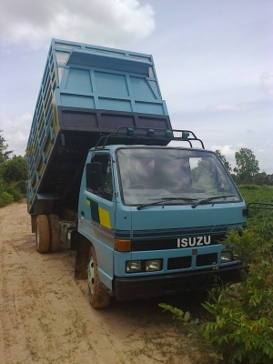 ขายหกล้อดั้มเกษตร อีซูซุ 110