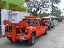 ขายรถยกลากจูง แบบช้อนล้อพร้อมอุปกรณ์ครบชุด ชุดยกใส่ลูกปืนเพลาไว้ทุกจุดหมุน มีหัวไว้อัดจารบีพร้อม แข็งแรงมาก   เครื่อง 1J ระบบเบรค ดิสเบรก4ล้อ ล้อกระทะผ่าชุบโครเมี่ยมขอบ15&rdquo; เพลาท้ายTROOPER  ติดแก๊ส LPG/2ถังใหญ่ไว้ใต้ท้องรถ มีแผ่นเหล็กปิดกันกระแทกเรีย