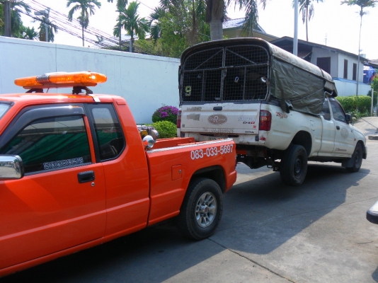 ขายรถยกลากจูง แบบช้อนล้อพร้อมอุปกรณ์ครบชุด ชุดยกใส่ลูกปืนเพลาไว้ทุกจุดหมุน มีหัวไว้อัดจารบีพร้อม แข็งแรงมาก   เครื่อง 1J ระบบเบรค ดิสเบรก4ล้อ ล้อกระทะผ่าชุบโครเมี่ยมขอบ15&rdquo; เพลาท้ายTROOPER  ติดแก๊ส LPG/2ถังใหญ่ไว้ใต้ท้องรถ มีแผ่นเหล็กปิดกันกระแทกเรีย