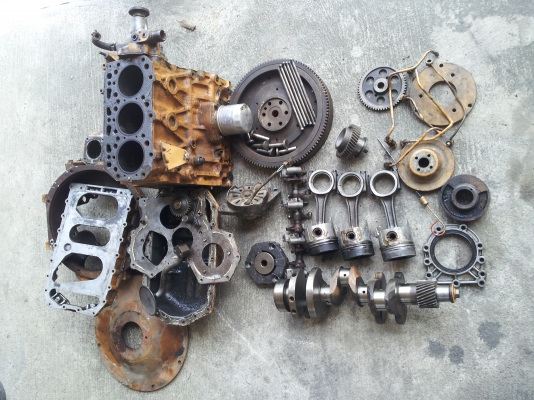 ฝากขาย อะไหล่เครื่อง 3D78 เครื่อง3สูบ  KOMATSU