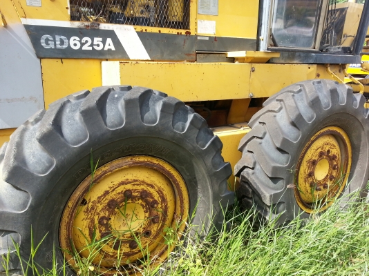 ขายด่วน รถเกรด KOMATSU GD625A-1 ราคาคุยกันได้