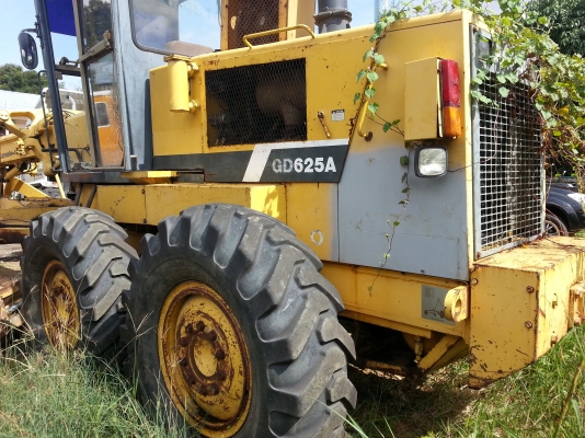 ขายด่วน รถเกรด KOMATSU GD625A-1 ราคาคุยกันได้