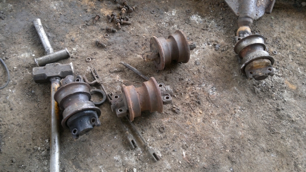 ขายครับ อะไหล่แทร็กเตอร์ D2-5 ทั้งคัน สนใจโทรสอบถามได้นะครับ