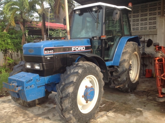 ขายรถไถ Ford 8340 นำเข้าสภาพดี ราคาไม่แพงครับ
