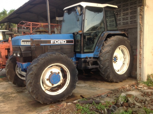 ขายรถไถ Ford 8340 นำเข้าสภาพดี ราคาไม่แพงครับ