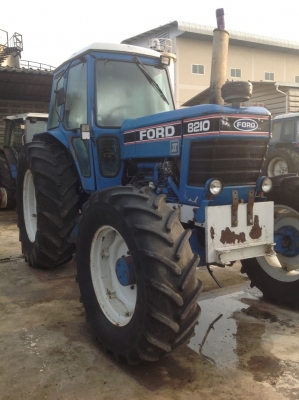 ขายรถไถ Ford 8340 นำเข้าสภาพดี ราคาไม่แพงครับ