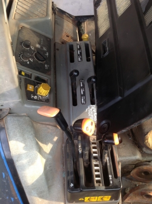 ขายรถไถ Ford 8340 นำเข้าสภาพดี ราคาไม่แพงครับ