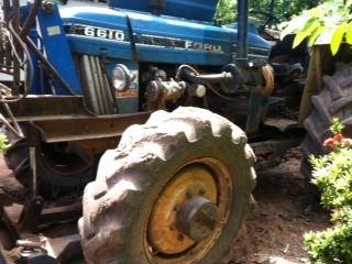 ฟอร์ด 6610 2เพลา เสื้อลาย มีทะเบียน ขาย 600000 บาท