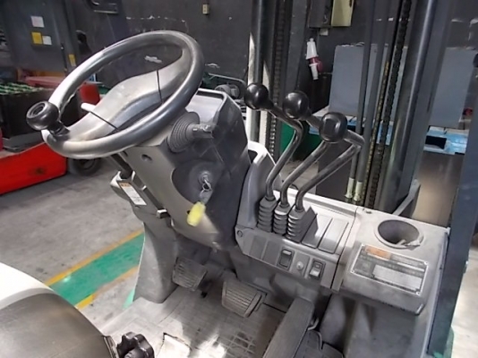 รถฟอร์คลิฟต์ (LPG+เบนซิน) ขนาด1.5ตัน Mitsubishi รุ่น:KFG15T ซีเรียล:KF2D-50185 ปี:2004 เลื่อนแผงงาได้