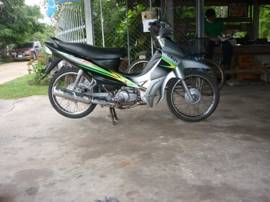 ยามาอ่า สปาร์ค r   9500 บาท