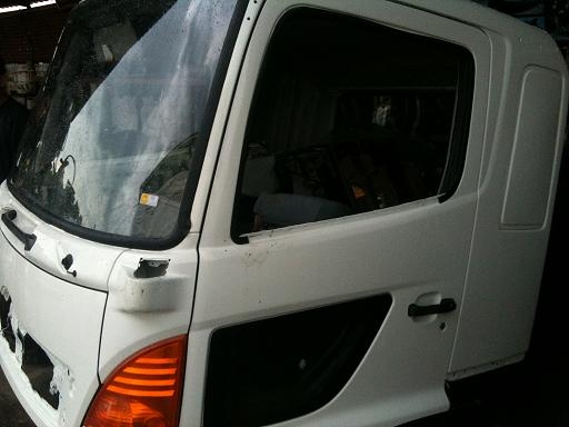 หัว HINO MEGA แค๊บ   ปล่าว  สภาพสวยคับ