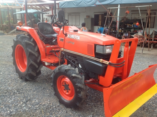 ปัญญาแทรคเตอร์มาแล้ว...จัดมาให้ครับ คูโบต้า L3408 ใบมีด สยามแทรคเตอร์ เล่มทะเบียนพร้อม