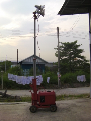 ไฟสนาม2ดวงเสาสูง4เมตรกำลังไฟ400วัตต่อดวงขายตามสภาพญี่ปุ่นแท้ยี่ห้อสุบารุเครื่องยนต์ดีเซลราคา45000บาท