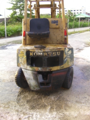 รถยกkomasu 2ตันรุ่น7เครื่องยนต์เบนซิลเสาสูง3เมตรขายตามสภาพของญี่ปุ่นราคา95,000บาท รถยกkomasu 2ตันรุ่น7เครื่องยนต์เบนซิลเสาสูง3เมตรขายตามสภาพของญี่ปุ่นราคา95,000บาท