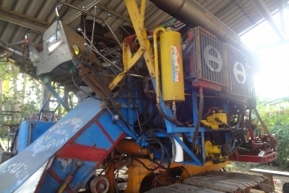 ขายเหมา รถเกี่ยวข้าว 2 คันอุ้ม1คัน ไม่อุ้ม1คัน