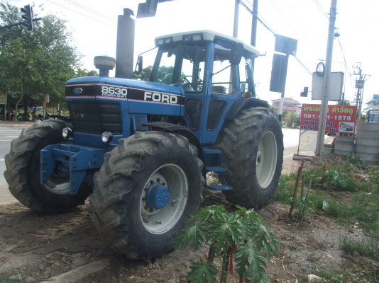 ขายรถไถนา  FORD เก่า (ญี่ปุ่น)สภาพ 90\% แอร์เย็นเจี็ยบ,สวยๆ