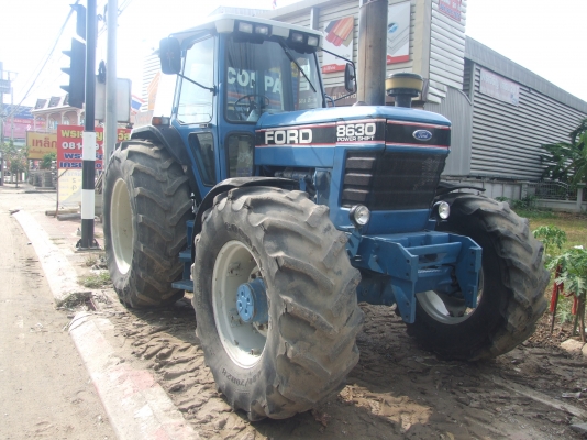 ขายรถไถนา  FORD เก่า (ญี่ปุ่น)สภาพ 90\% แอร์เย็นเจี็ยบ,สวยๆ