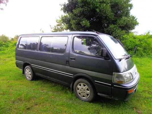 ขายรถตู้หัวจรวด ปี 97 เครื่อง 2500 ประหยัดน้ำมัน ขายถูกด่วนๆ (ชลบุรี)