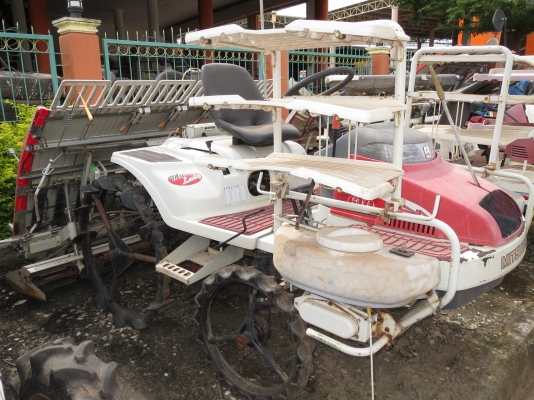 รถดำนั่งขับ Mitsubishi 6 แถว รถมือสองญี่ปุ่น ใช้งานได้ 100\%  สภาพดี