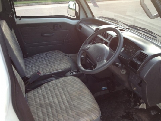 : s200c หลังคาสูง ตู้ประตู 3 ด้าน เกียร์ออโต้ ทำสีใหม่ ล้อแม็กยางใหม่ ทบ.พร้อมโอน