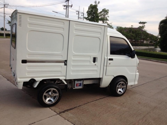 : s200c หลังคาสูง ตู้ประตู 3 ด้าน เกียร์ออโต้ ทำสีใหม่ ล้อแม็กยางใหม่ ทบ.พร้อมโอน