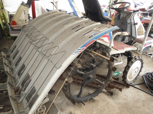 รถดำนั่งขับ Mitsubishi 6 แถว พร้อมหลังคา