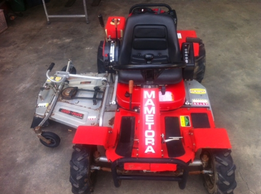 ขายรถตัดหญ้านั่งขับ 16 แรงม้า ขายรถตัดหญ้านั่งขับ 16 แรงม้า