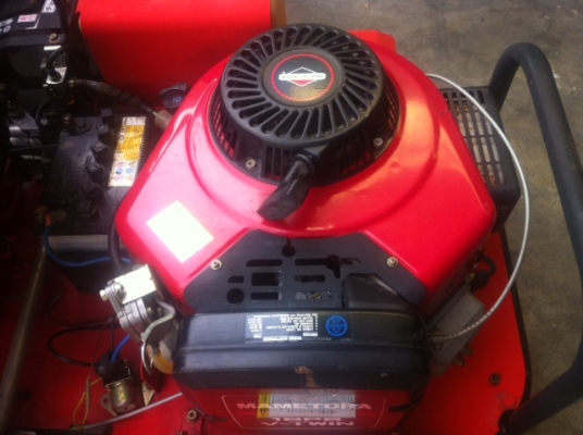 ขายรถตัดหญ้านั่งขับ 16 แรงม้า ขายรถตัดหญ้านั่งขับ 16 แรงม้า