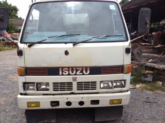 รถอีซูซุ 4 ล้อดั้ม 88 แรงม้า  ( ราคา 280,000 บาท. )  สนใจติดต่อ 081 - 6079515