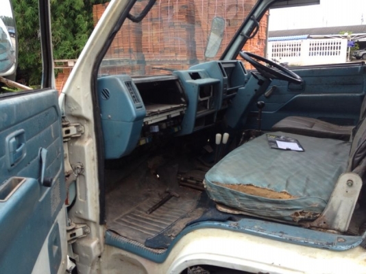 รถอีซูซุ 4 ล้อดั้ม 88 แรงม้า  ( ราคา 280,000 บาท. )  สนใจติดต่อ 081 - 6079515