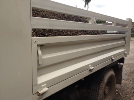 รถอีซูซุ 4 ล้อดั้ม 88 แรงม้า  ( ราคา 280,000 บาท. )  สนใจติดต่อ 081 - 6079515