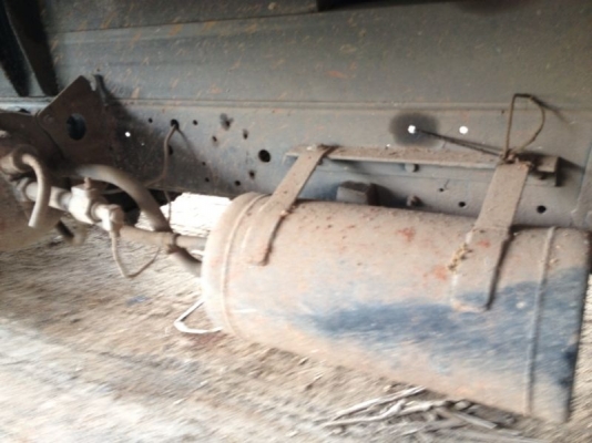 รถอีซูซุ 6 ล้อดั้ม NKR 110 แรงม้า  สนใจติดต่อ 081 - 6079515