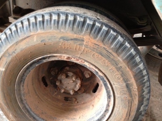 รถอีซูซุ 6 ล้อดั้ม NKR 110 แรงม้า  สนใจติดต่อ 081 - 6079515