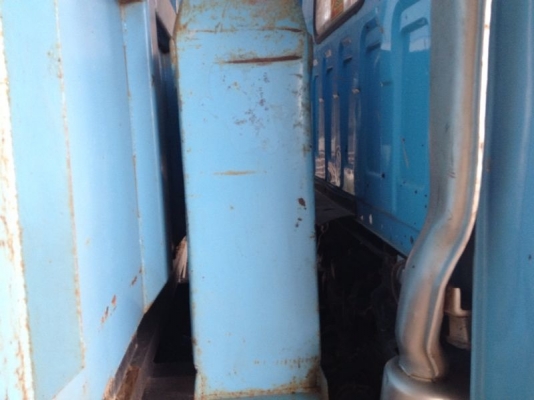 รถอีซูซุ 6 ล้อดั้ม NKR 110 แรงม้า  สนใจติดต่อ 081 - 6079515